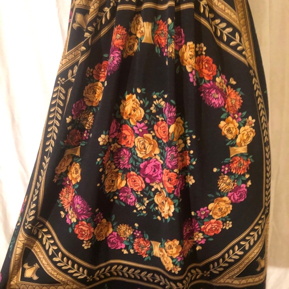 Slinky silky scarf black dress with gold and flowers 🌺 size small v-neck - Picture 8 of 15